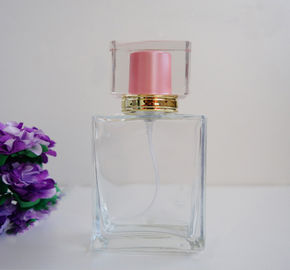 China Botellas de perfume de cristal del cuadrado del estándar de ISO 50ml con el rociador de la bomba proveedor